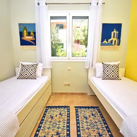 Appartamento Pebbles And Sea At With Shared Pool